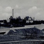 1929 wurde eine massive Steinbrücke mit einem Mittelpfeiler errichtet
