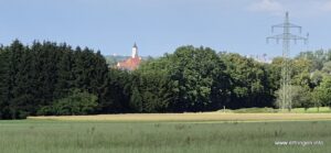 Blick auf den Ettringer Kirchturm