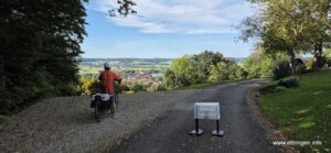 Blick auf Tussenhausen vom Schlossberg