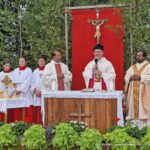 Pfarrer Kuhn (Mitte) mit Pater Michael (li) und Pater Jefin