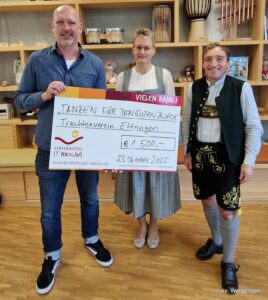 von rechts: Georg Kohler und Christine Mauler und Holger Mock 