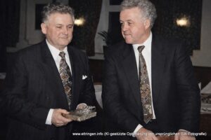 Wehmut bei der letzten Jahresabschlusssitzung der laufenden Legislaturperiode in Ettringen. Stellvertretender Bürgermeister Josef Aigster (re) und Bürgermeister Walter Fehle, der 1996 nicht mehr kandidieren will. Auch seinen Sitz im Kreistag wird er zur Verfügung stellen.