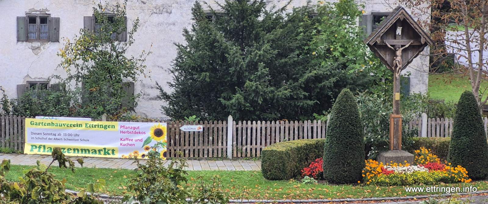 Dieses Blumenbeet wird übrigens auch vom Gartenbauverein gepflegt!